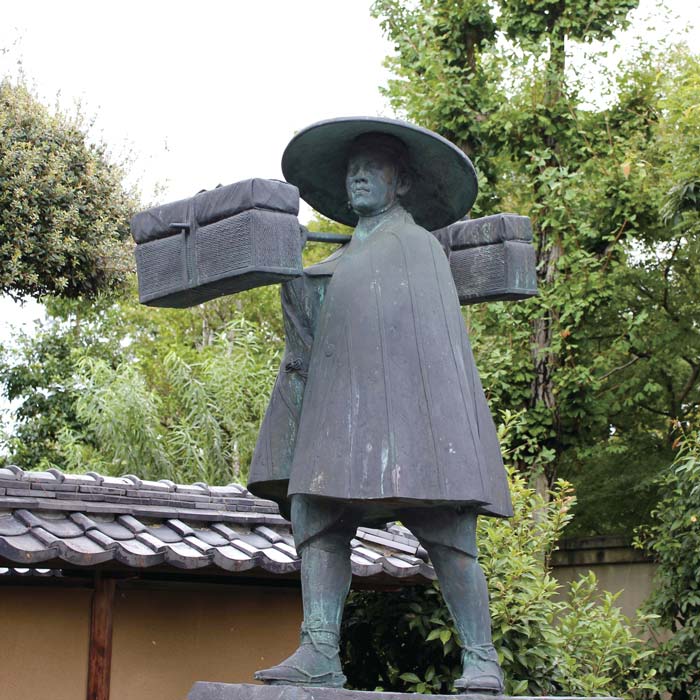 近江商人をイメージした銅像
